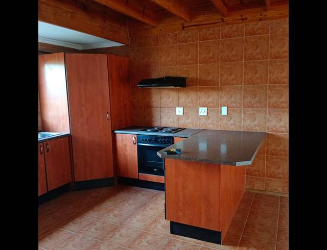 4 BEDROOM CLUSTER FOR SALE IN GLEN MARAIS